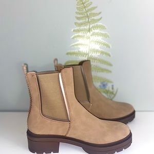 Brand new with box rocket dog ankle boots🤎